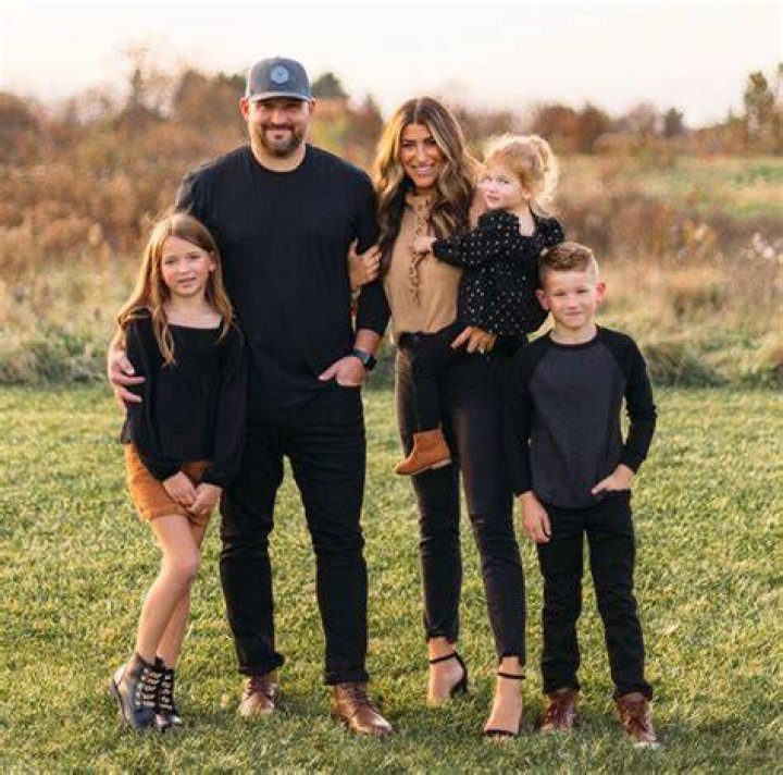 Black Outfits For Picture-Perfect Family Memories