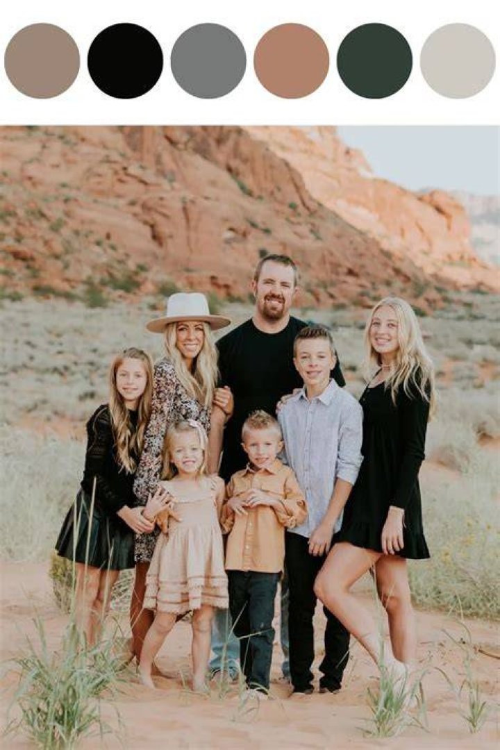 Discover Stunning Family Photo Black Outfit Ideas