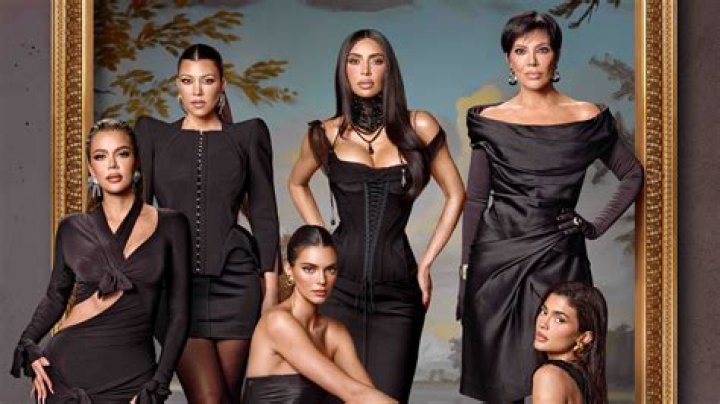 Discover The Secrets Behind Stunning "Kim Kardashian Family Photo"