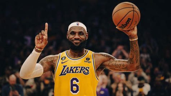 LeBron James' Father Who Is Anthony McClelland? Fadeaway World