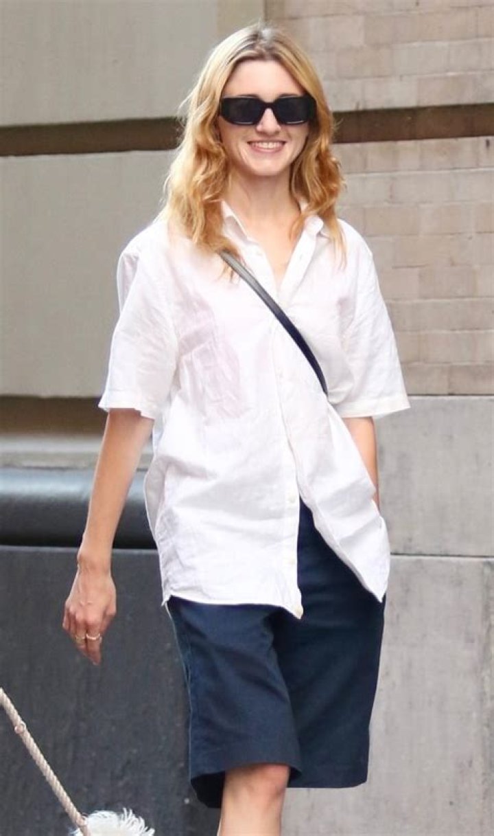 Natalia Dyer Out in New York City 10/07/2022 &bull; CelebMafia
