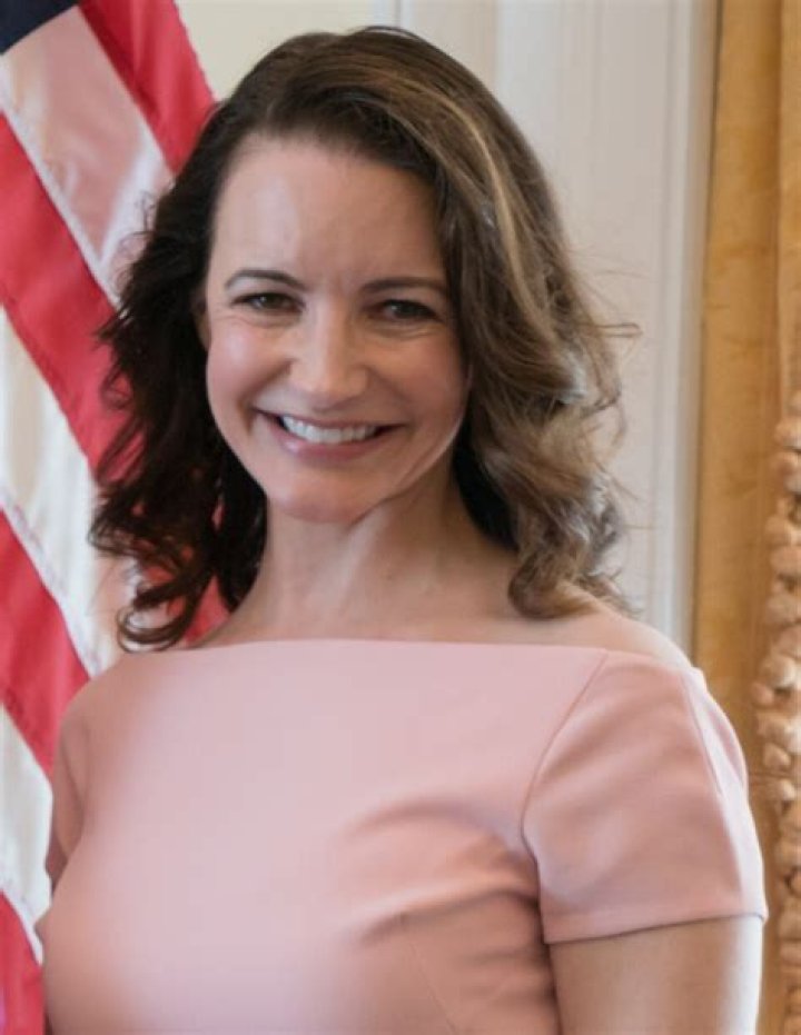 Unveil The Secrets Of Kristin Davis's Timeless Beauty