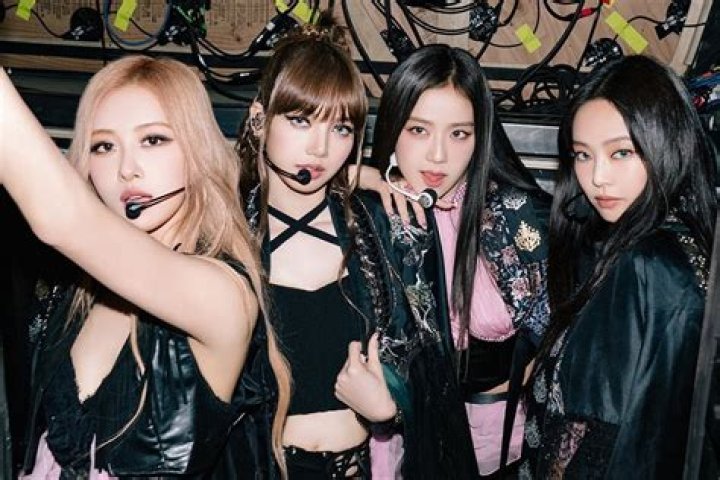 Who left BLACKPINK member?